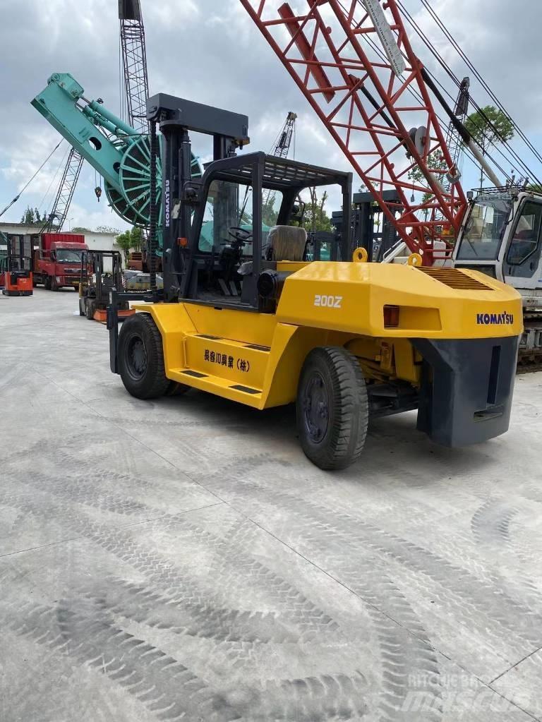 Komatsu FD 160 شاحنات الديزل