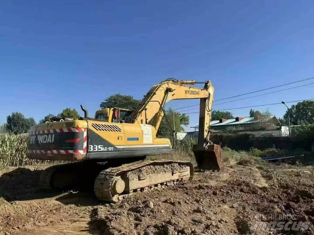 Hyundai 305 LC-9T حفارات زحافة