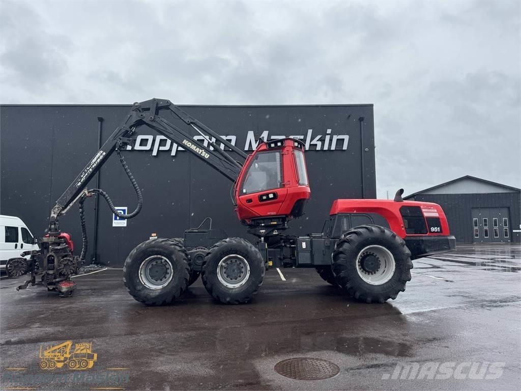 Komatsu 951 حصادات