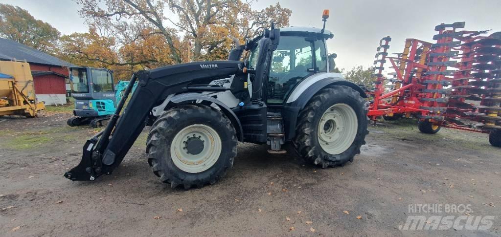 Valtra T 234 Versu الجرارات