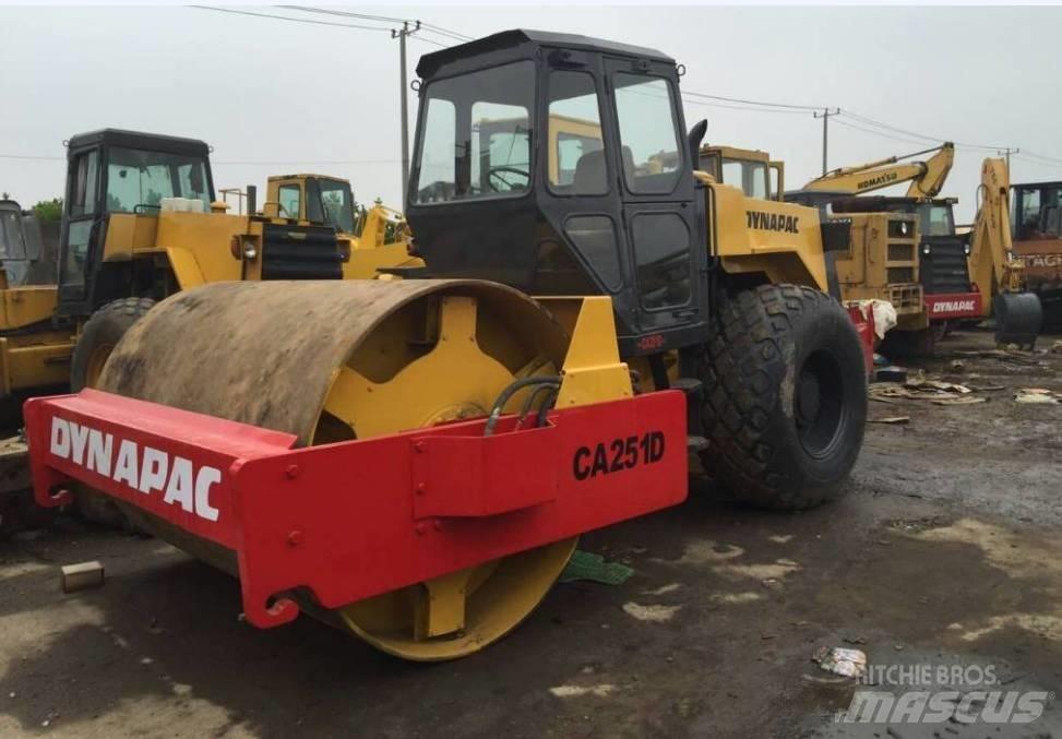 Dynapac CA 25 D مداحل أحادية الأسطوانة