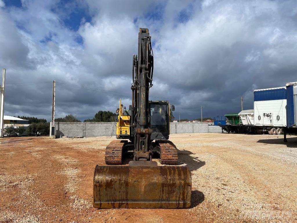 Volvo EC 220 E حفارات زحافة