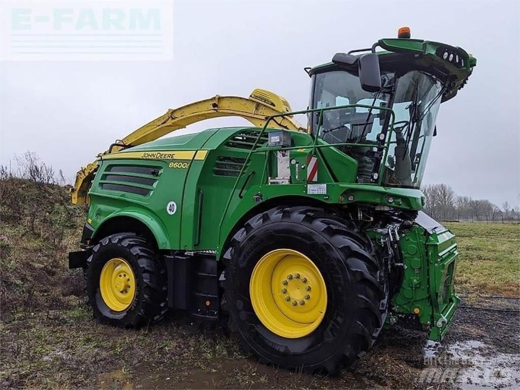 John Deere 8600i علافات ذاتية الدفع