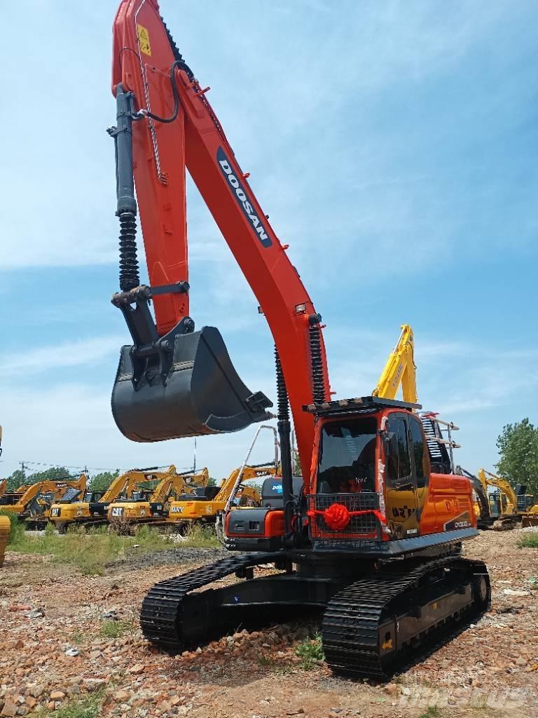Doosan DX300LC حفارات زحافة