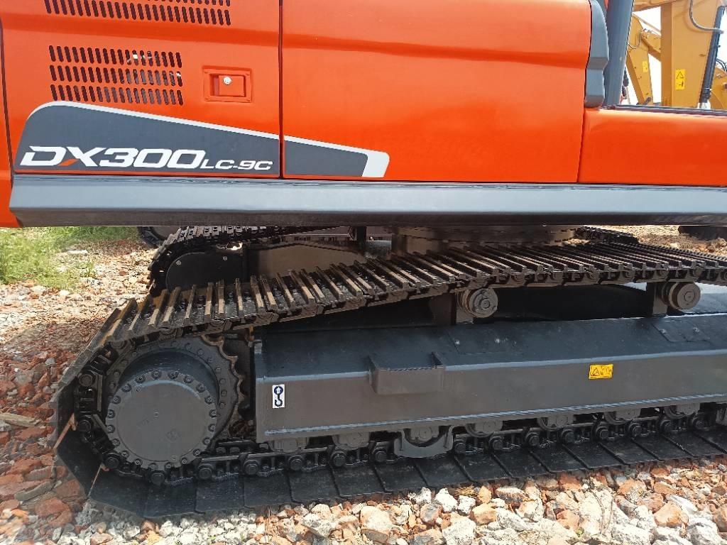 Doosan DX300LC حفارات زحافة
