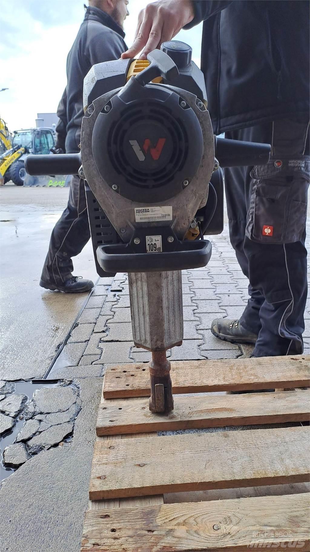 Wacker Neuson BH55 ِدَكات