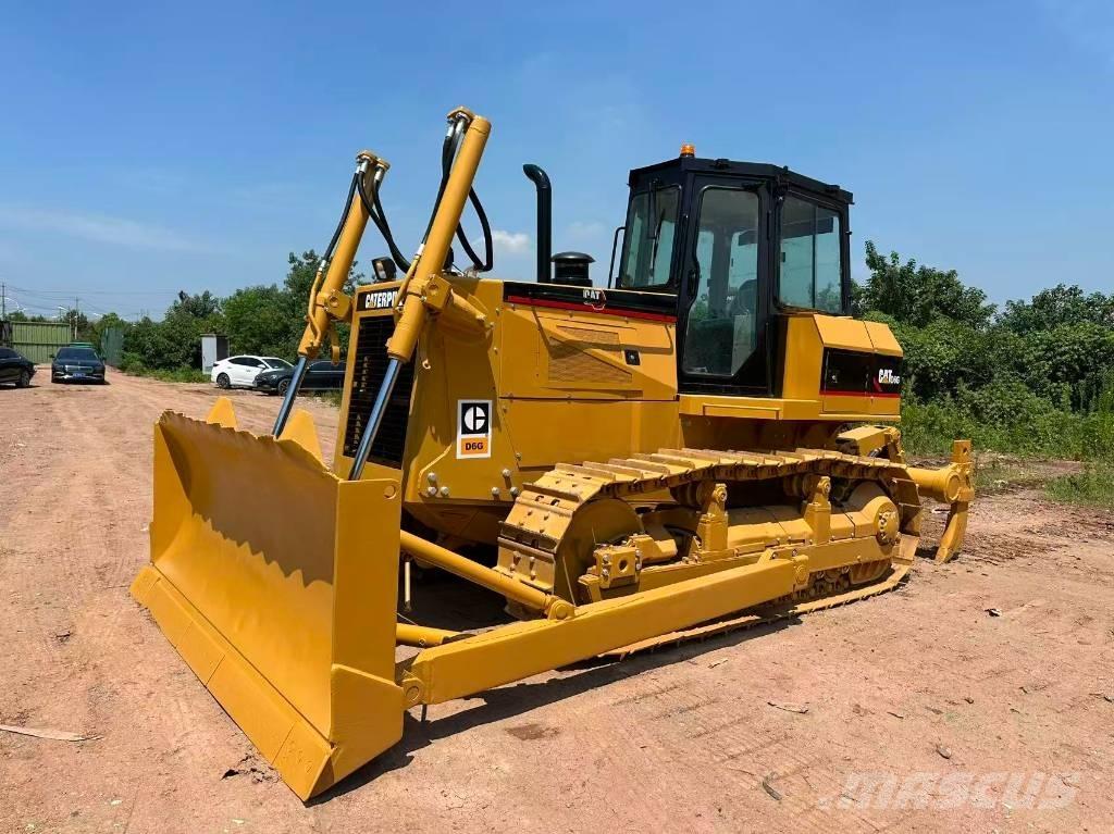 CAT D6G بلدوزرات مجنزرة