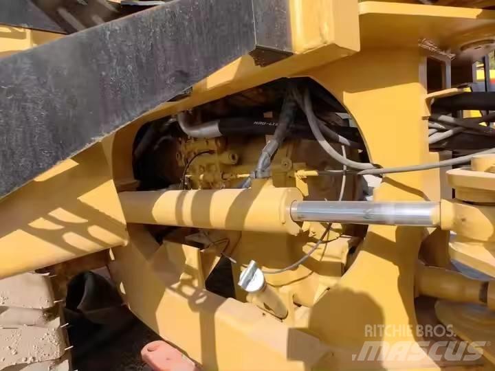 CAT 966 H لوادر بعجل