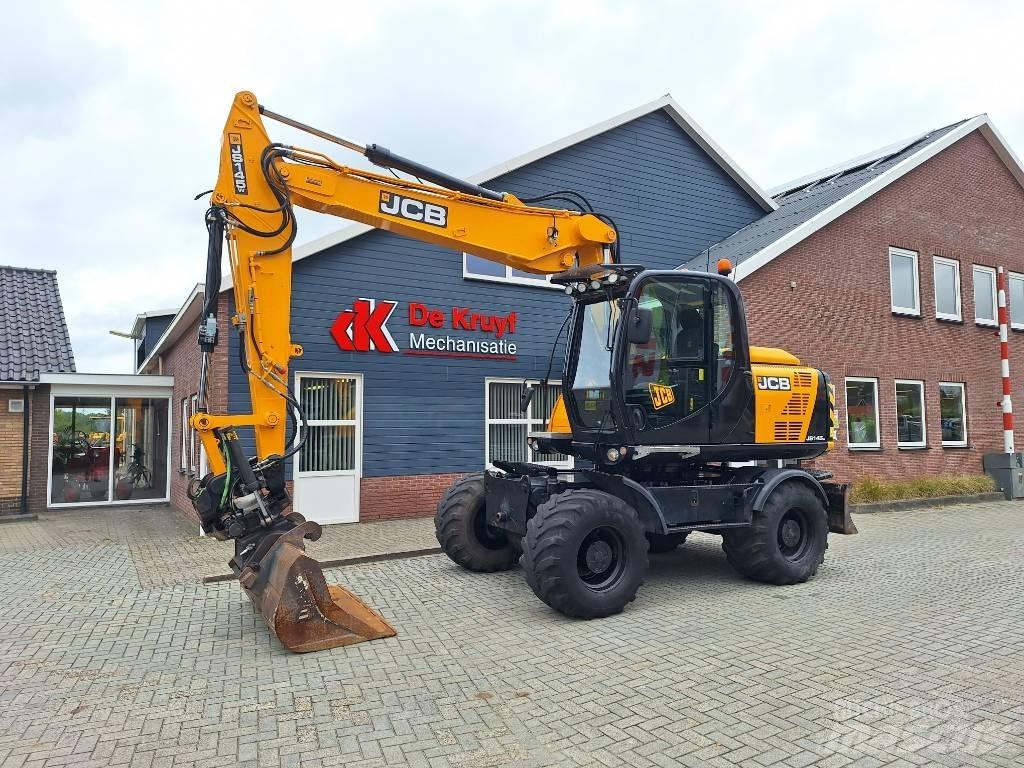 JCB JS 145 W حفارات بعجل