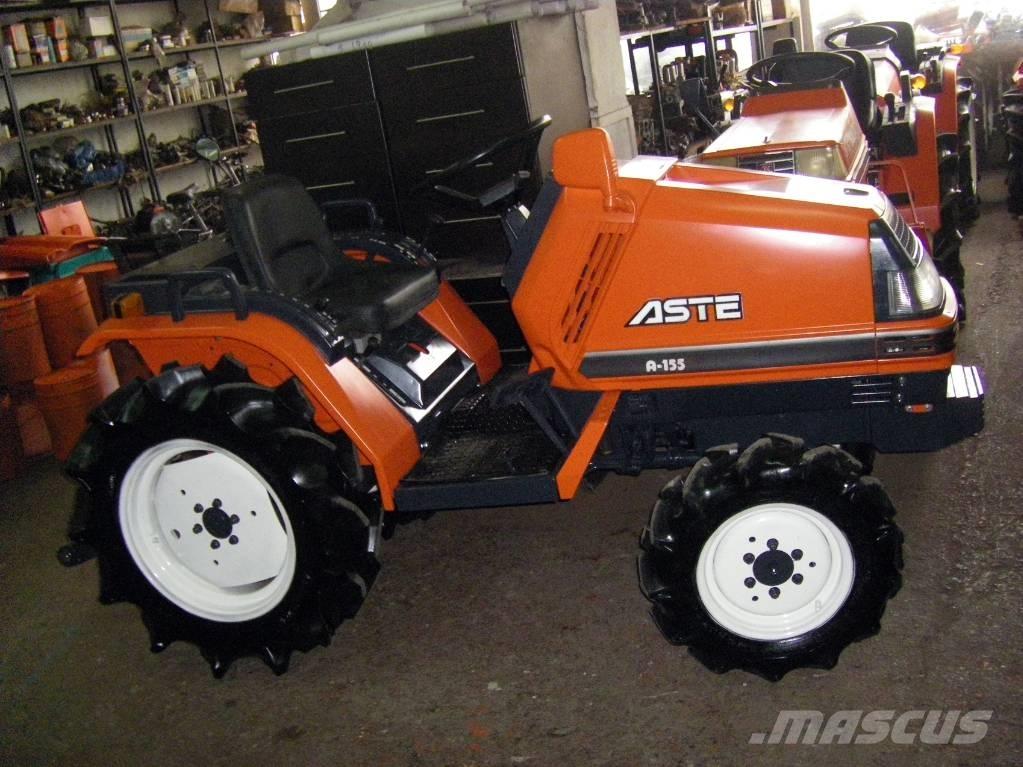 Kubota ASTE A-155 الجرارات