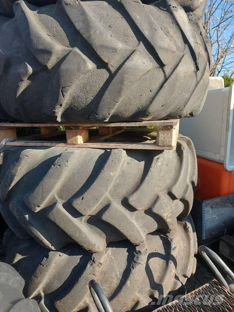 Komatsu 901 الإطارات والعجلات والحافات