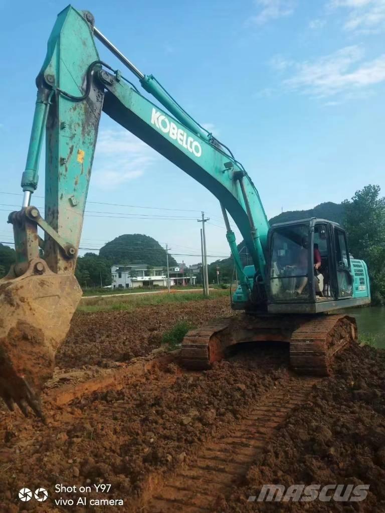 Kobelco SK200-10 حفارات زحافة