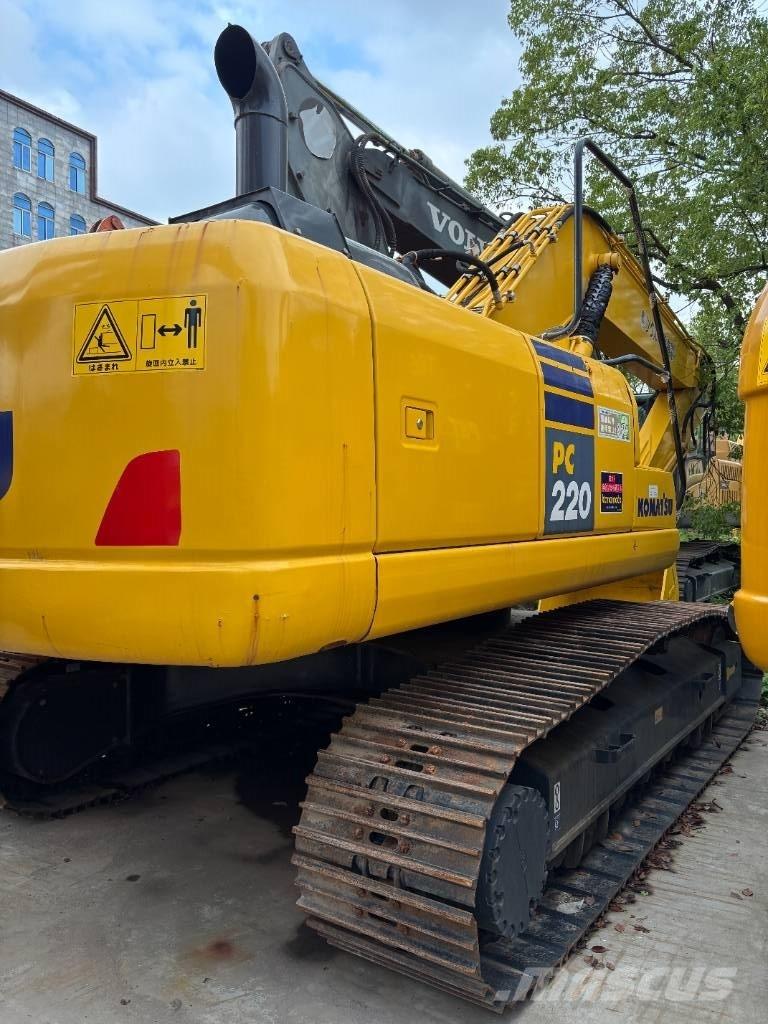 Komatsu PC 220-7 حفارات زحافة