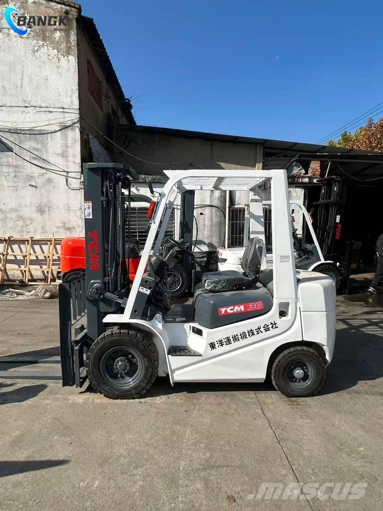 TCM FD 30 T 3C شاحنات الديزل