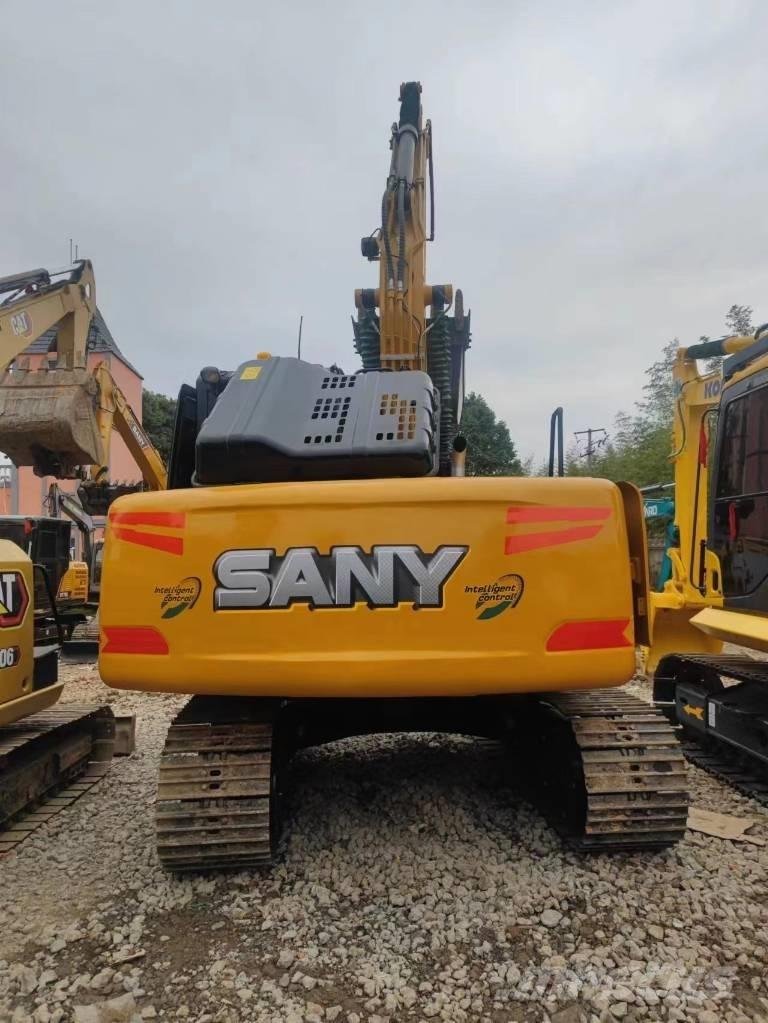 Sany SY 135 C حفارات زحافة