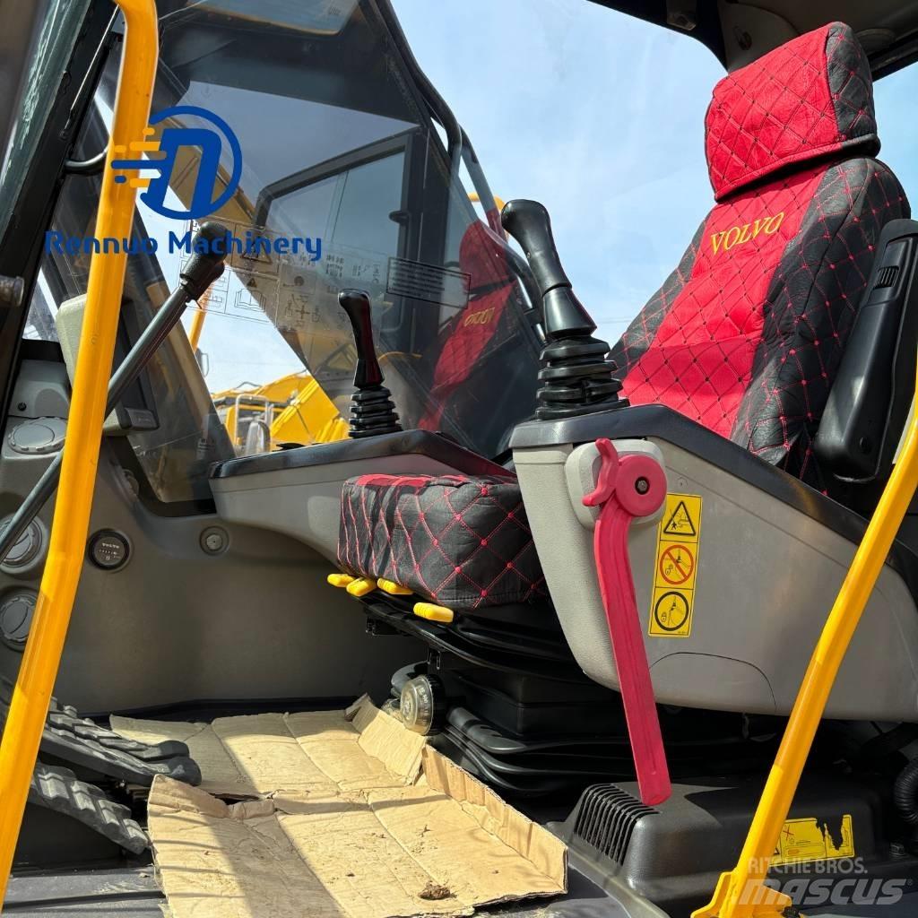 Volvo EC 220 D حفارات زحافة