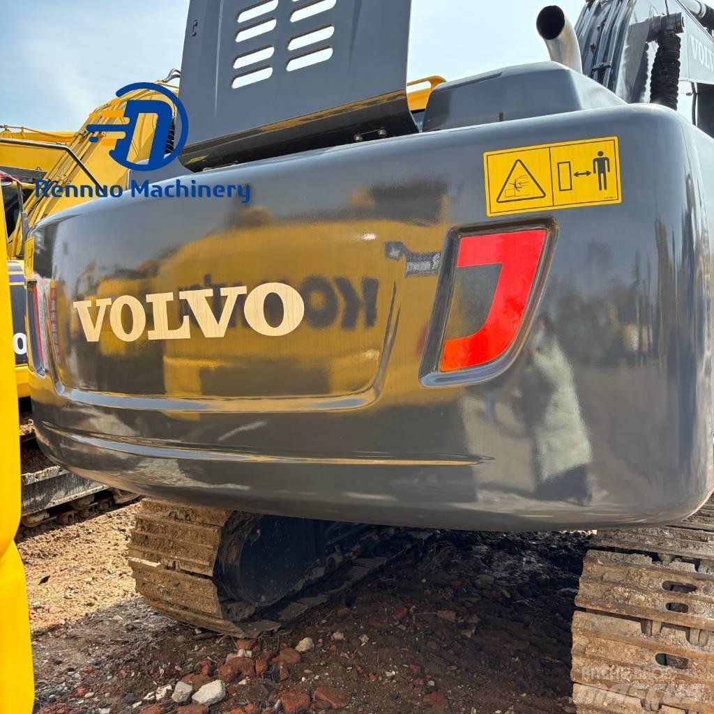 Volvo EC 220 D حفارات زحافة
