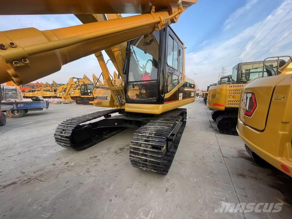 CAT 320 B حفارات زحافة