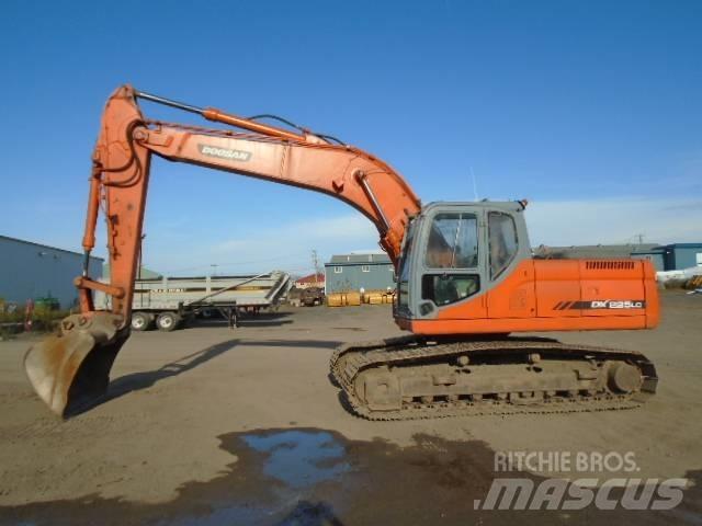 Doosan DX 225 LC حفارات زحافة