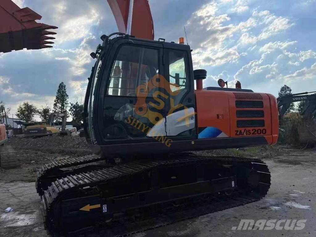 Hitachi ZX200-5G حفارات زحافة