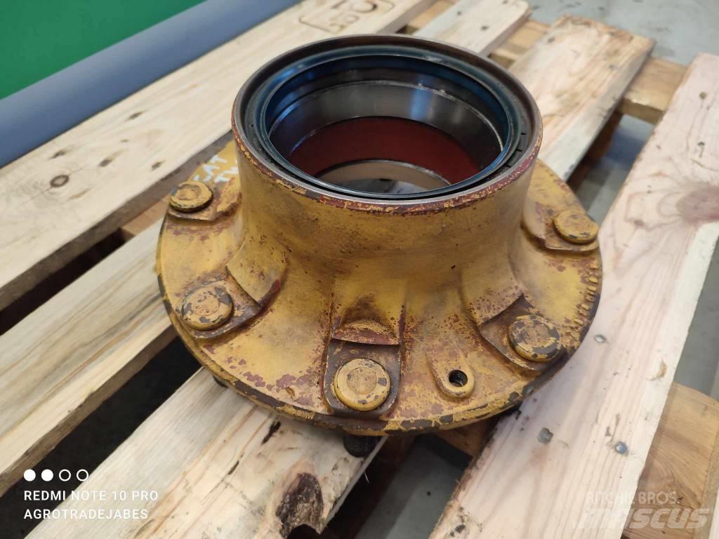 CAT TH62 wheel hub الإطارات والعجلات والحافات