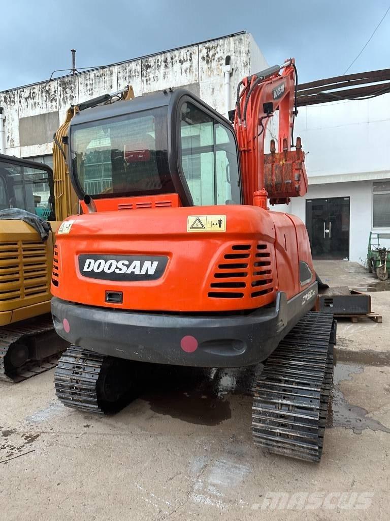 Doosan DX 60 حفارات صغيرة أقل من 7 طن (حفارات صغيرة)