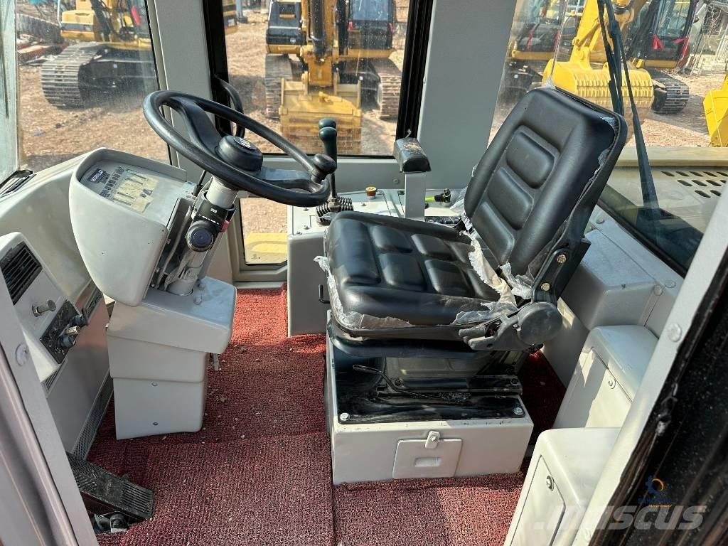 CAT 950 G لوادر بعجل