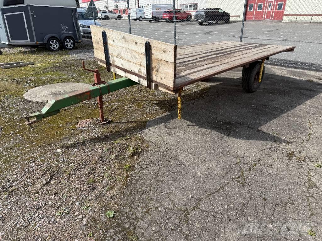  Skogskärra med flak مقطورات أخرى