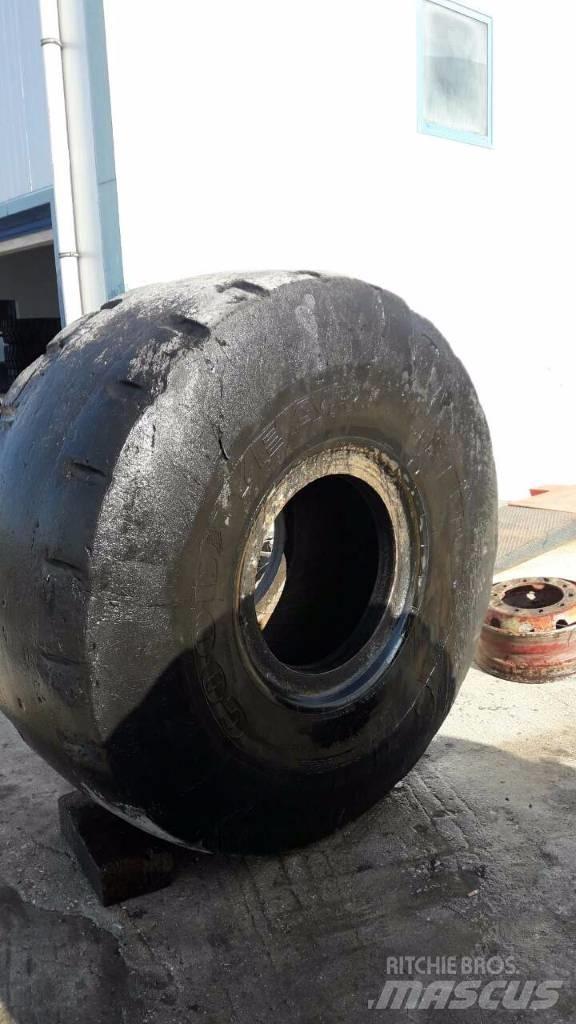 Goodyear 29,5R25 الإطارات والعجلات والحافات