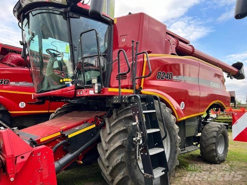 Case IH 8240 حصادات