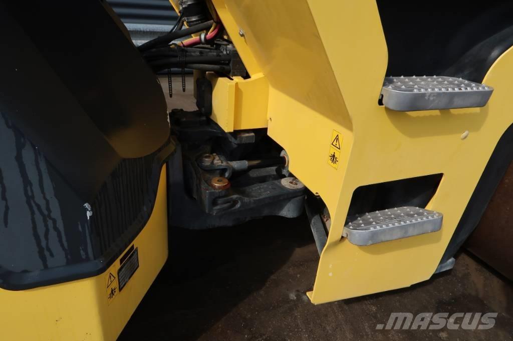 Bomag BW 154 AD-5 مداحل ثنائية الاسطوانة