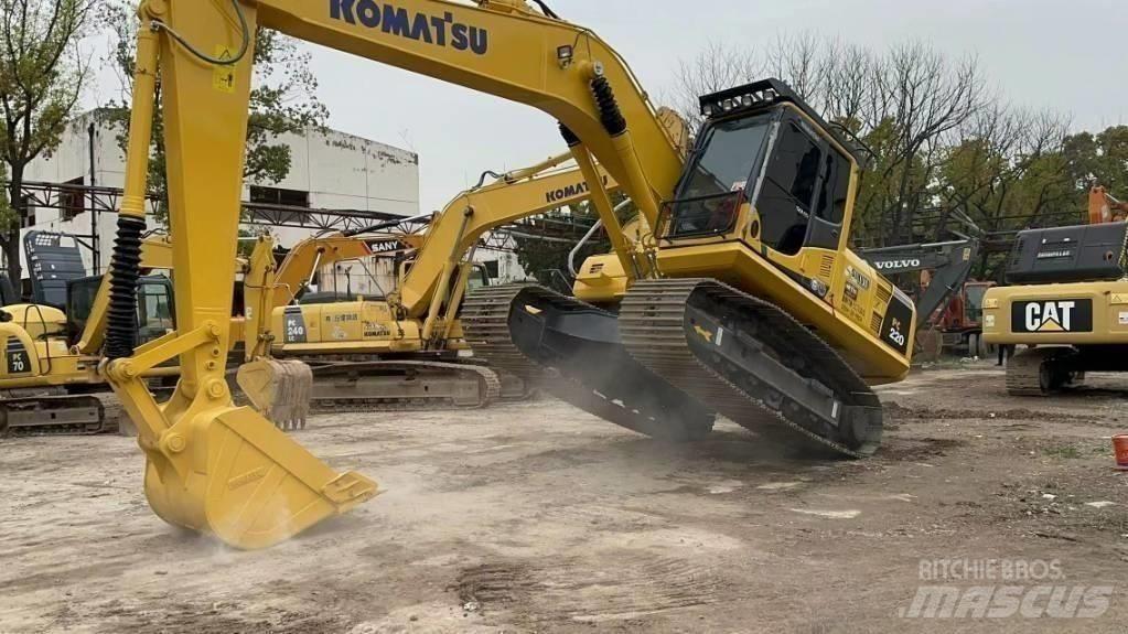 Komatsu PC 220-8 حفارات زحافة