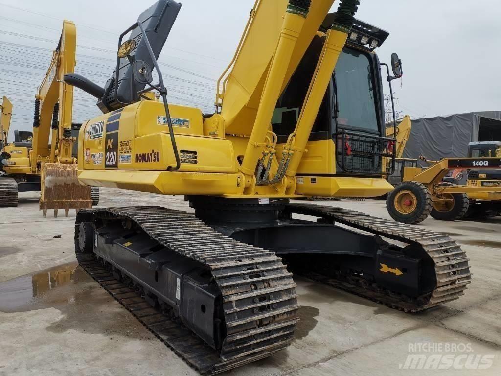 Komatsu PC 220-8 حفارات زحافة