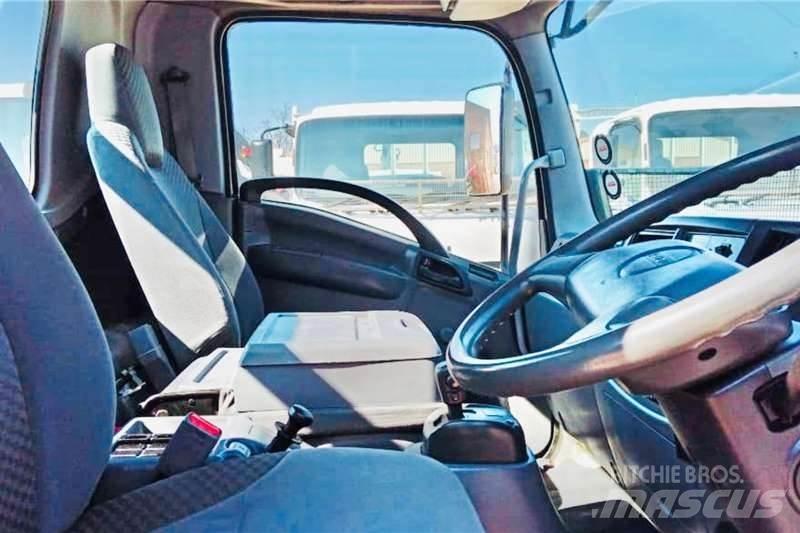 Isuzu FRR 600 AMT شاحنات أخرى