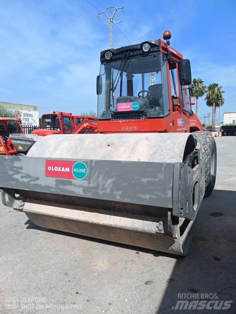Bomag BW 211 D-4 مداحل أحادية الأسطوانة
