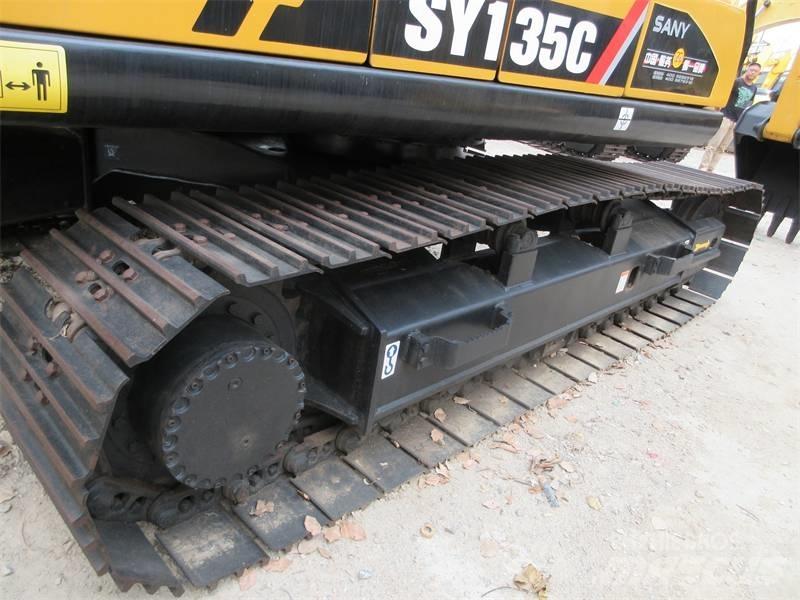 Sany SY 135 C حفارات زحافة