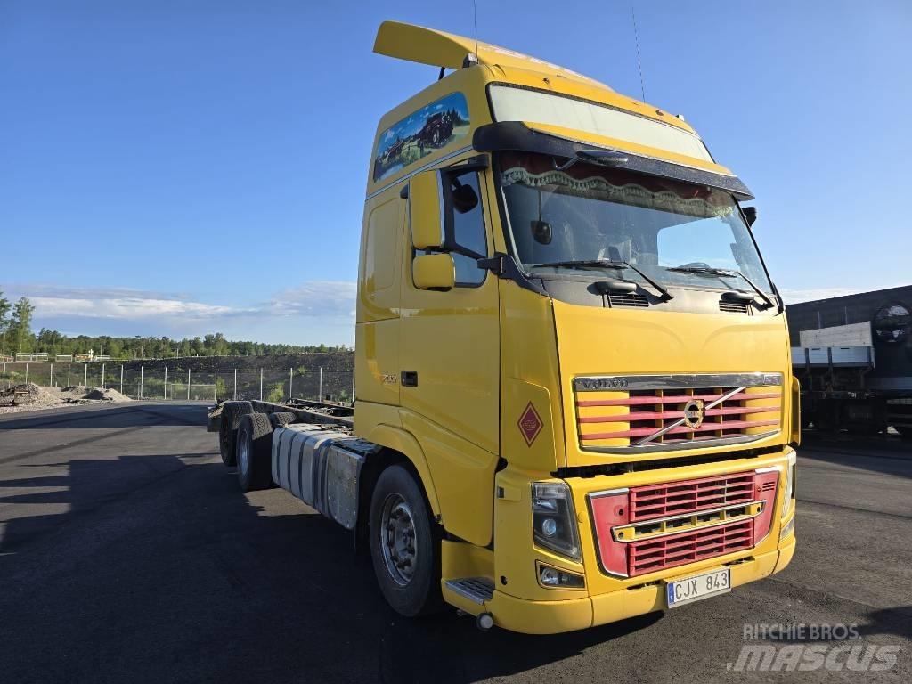 Volvo FH 16 700 شاحنات بمقصورة وهيكل