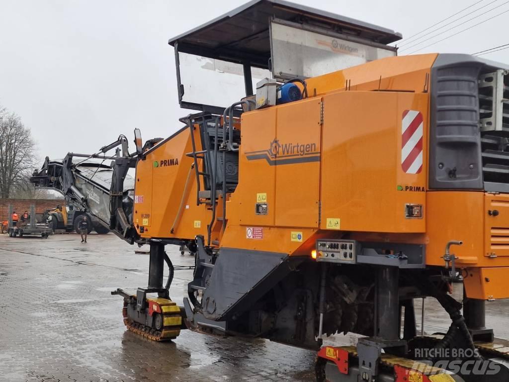 Wirtgen W 200 ماكينات الكشط البارد للأسفلت