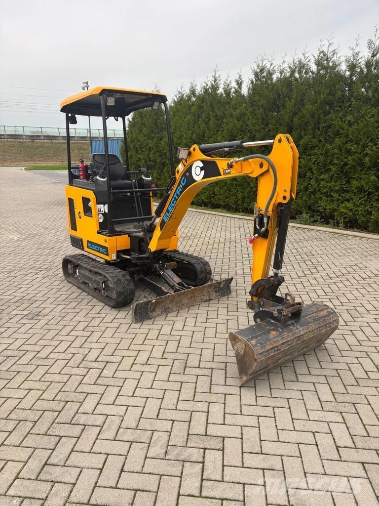 JCB 19C-1E حفارات صغيرة أقل من 7 طن (حفارات صغيرة)