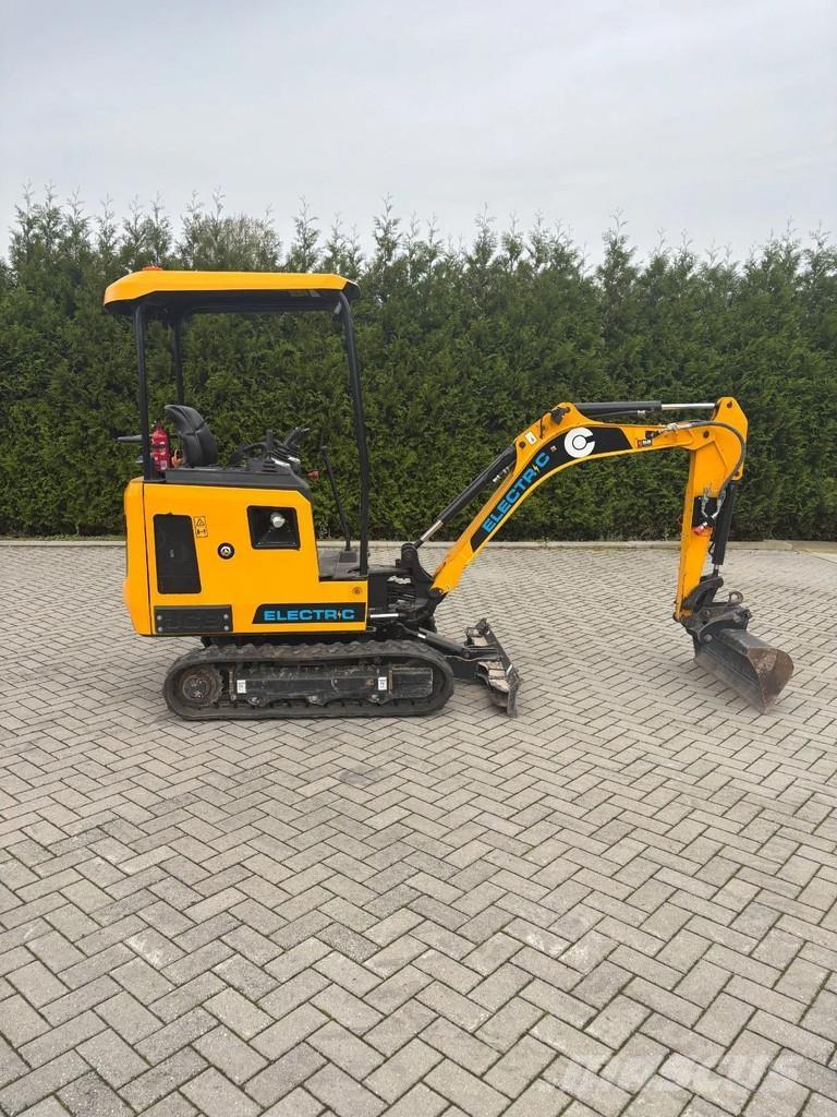 JCB 19C-1E حفارات صغيرة أقل من 7 طن (حفارات صغيرة)