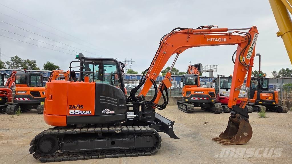 Hitachi ZX 85 US-6 حفارات وسط 7 طن - 12 طن