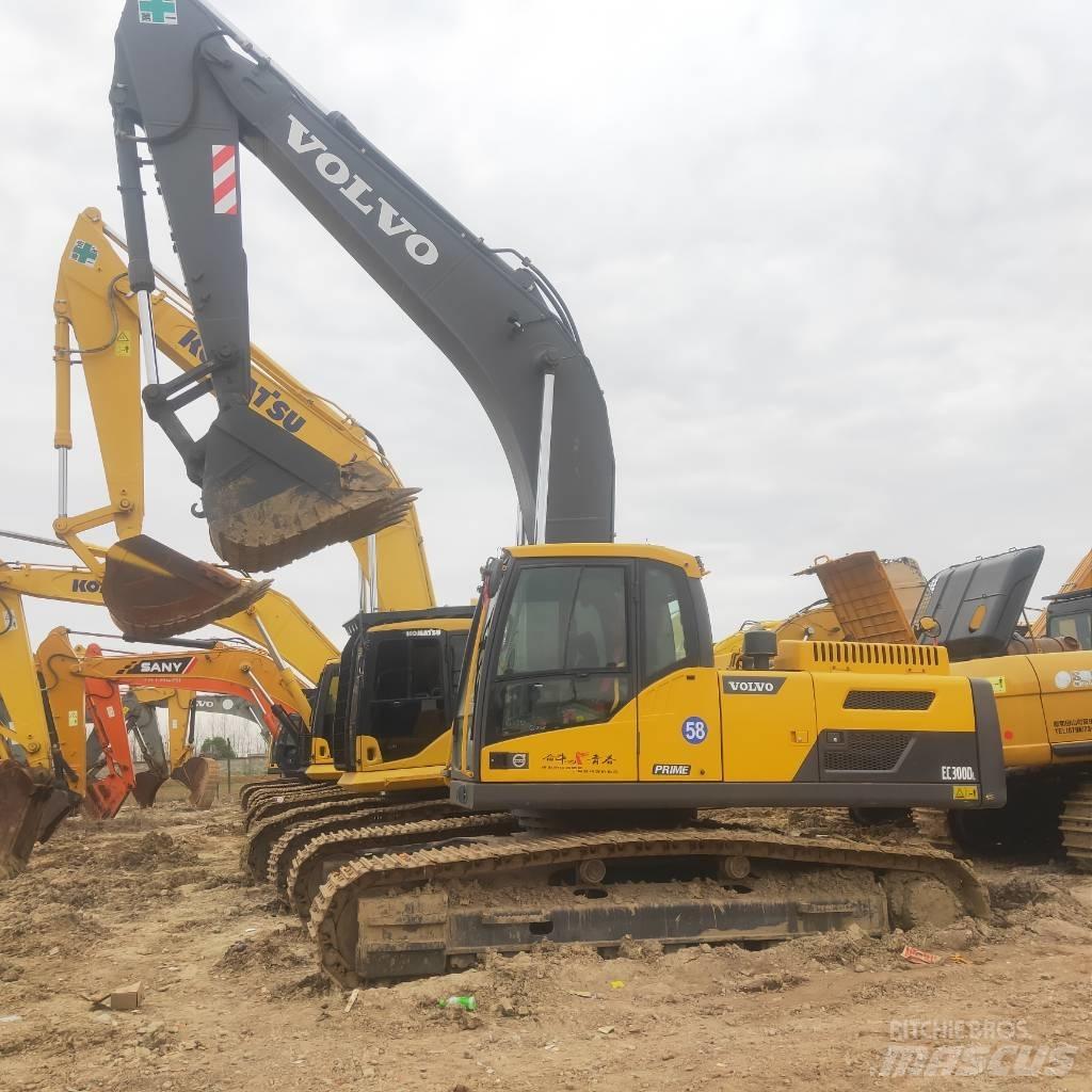Volvo EC 300 D حفارات زحافة
