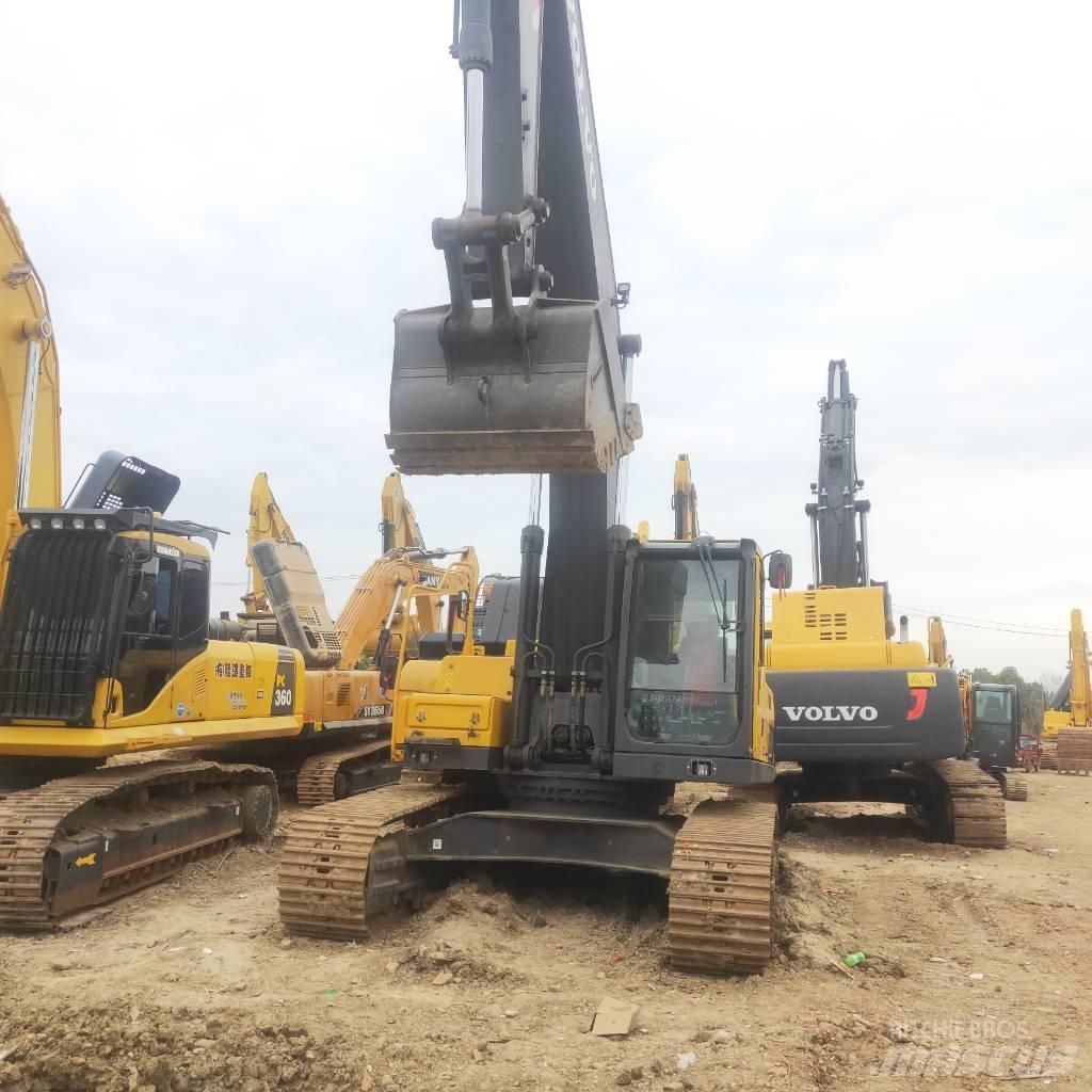 Volvo EC 300 D حفارات زحافة