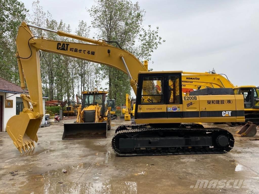 CAT E 200 B حفارات زحافة
