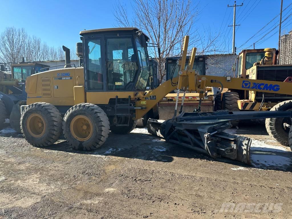 XCMG GR1803 بلدوزرات بعجلات