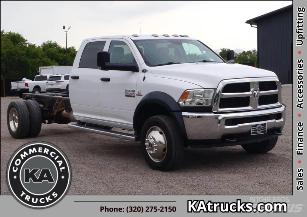 RAM 5500 TRADESMAN شاحنات بمقصورة وهيكل