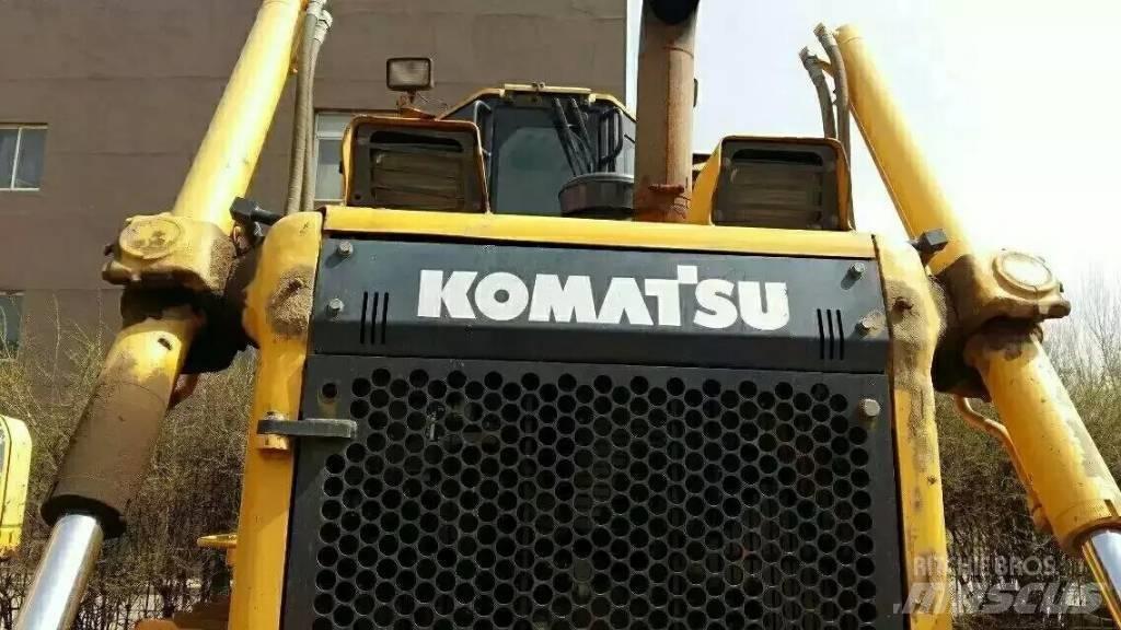 Komatsu d155a-2 بلدوزرات مجنزرة