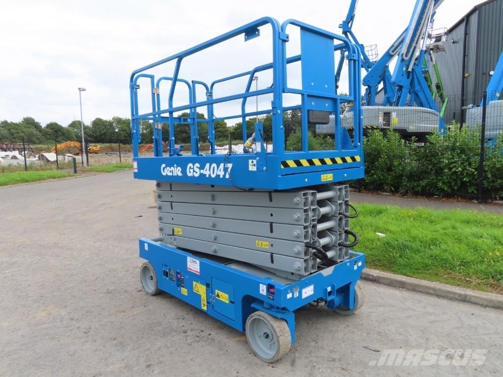 Genie GS 4047 رافعات مقصية الشكل
