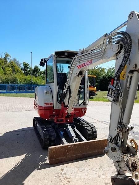 Takeuchi TB 230 حفارات صغيرة أقل من 7 طن (حفارات صغيرة)