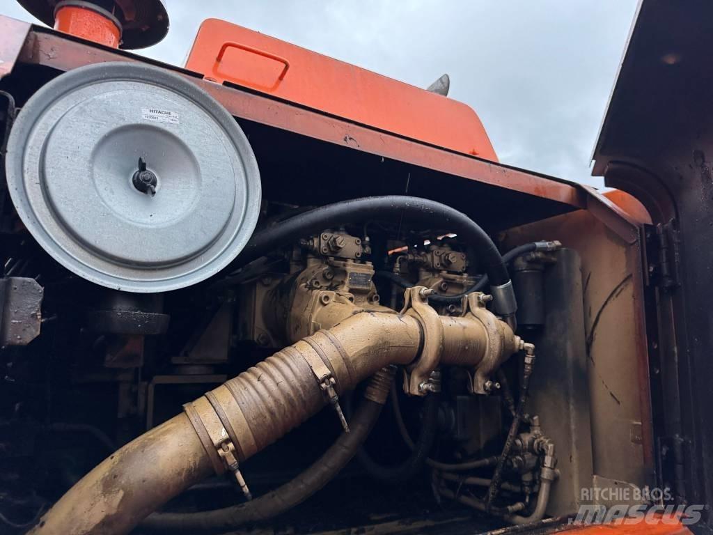 Hitachi FH 200 LC حفارات زحافة